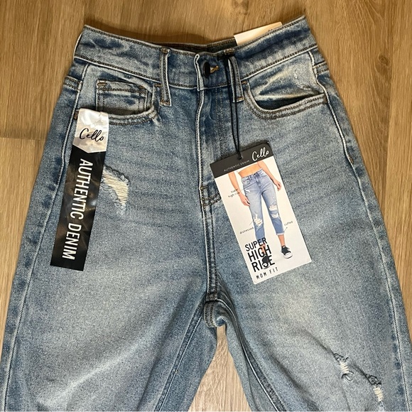 90s Style Cello Super High Rise Distressed Mom Jeans Light Wash Size 00/23 - Picture 2 of 6